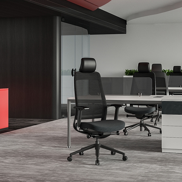 Stilvoller Bürostuhl aus schwarzem Netzstoff