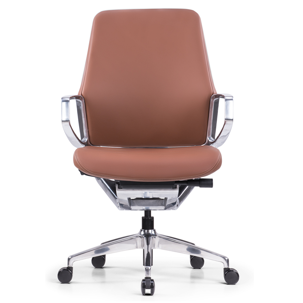 Светло-коричневый кожаный офисный стул