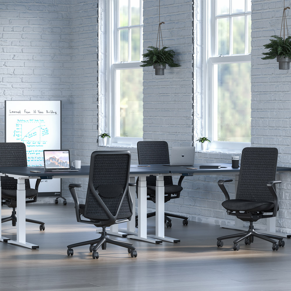 Sedia da scrivania ergonomica girevole e regolabile in tessuto di qualità