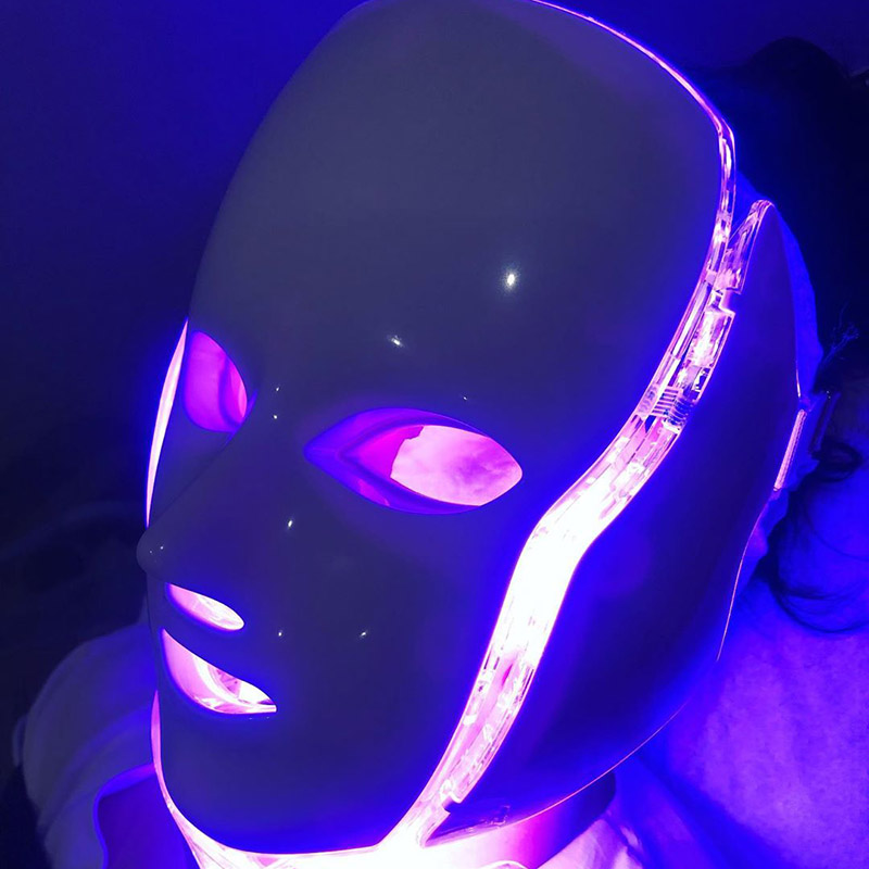 Domov a lázně používají LED obličejovou lampu