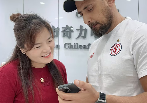 Cooperative Customers