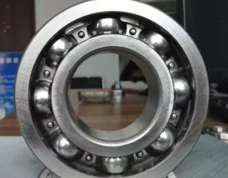 What factors should be combined in the selection of bearing fit?