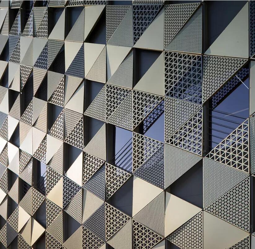 Dinding Dekoratif Cladding Panel Berlubang Aluminium Arsitektur Dinding Tirai Terisolasi