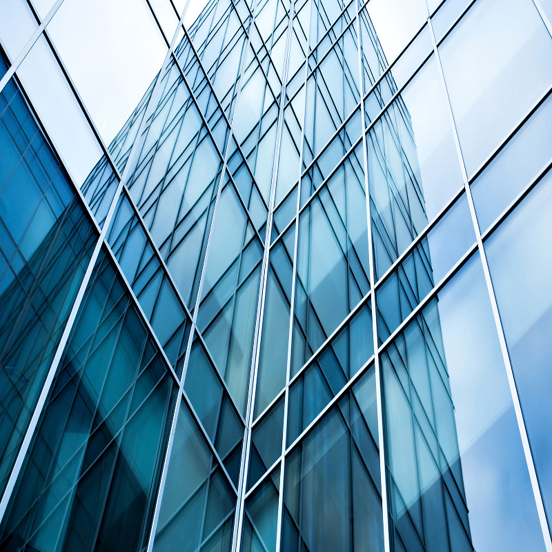Zewnętrzna ściana osłonowa budynku biurowego Zunifikowany system Aluminiowe szklane ściany osłonowe