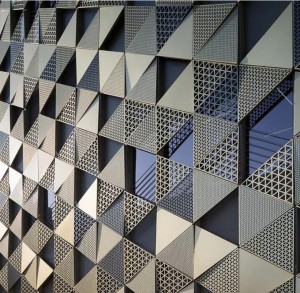Декоративная облицовка стен Перфорированные панели Алюминиевые архитектурноизолированные ненесущие стены