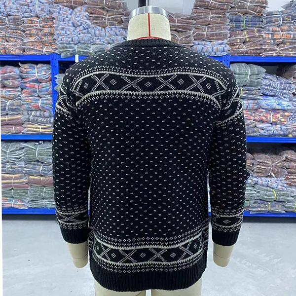 Long-sleeved jacquard sweater