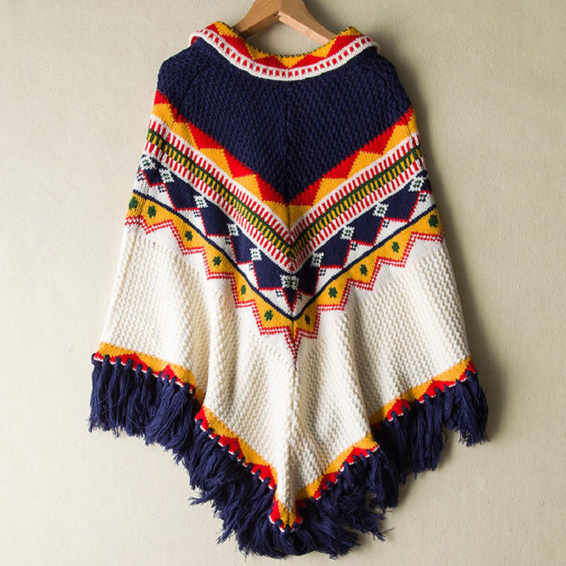 Châle tricoté à pompon pour dames