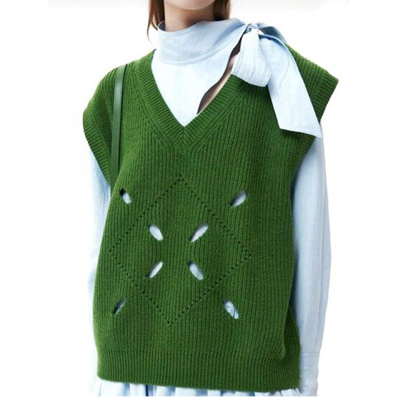 Knitted sweater V neck vest