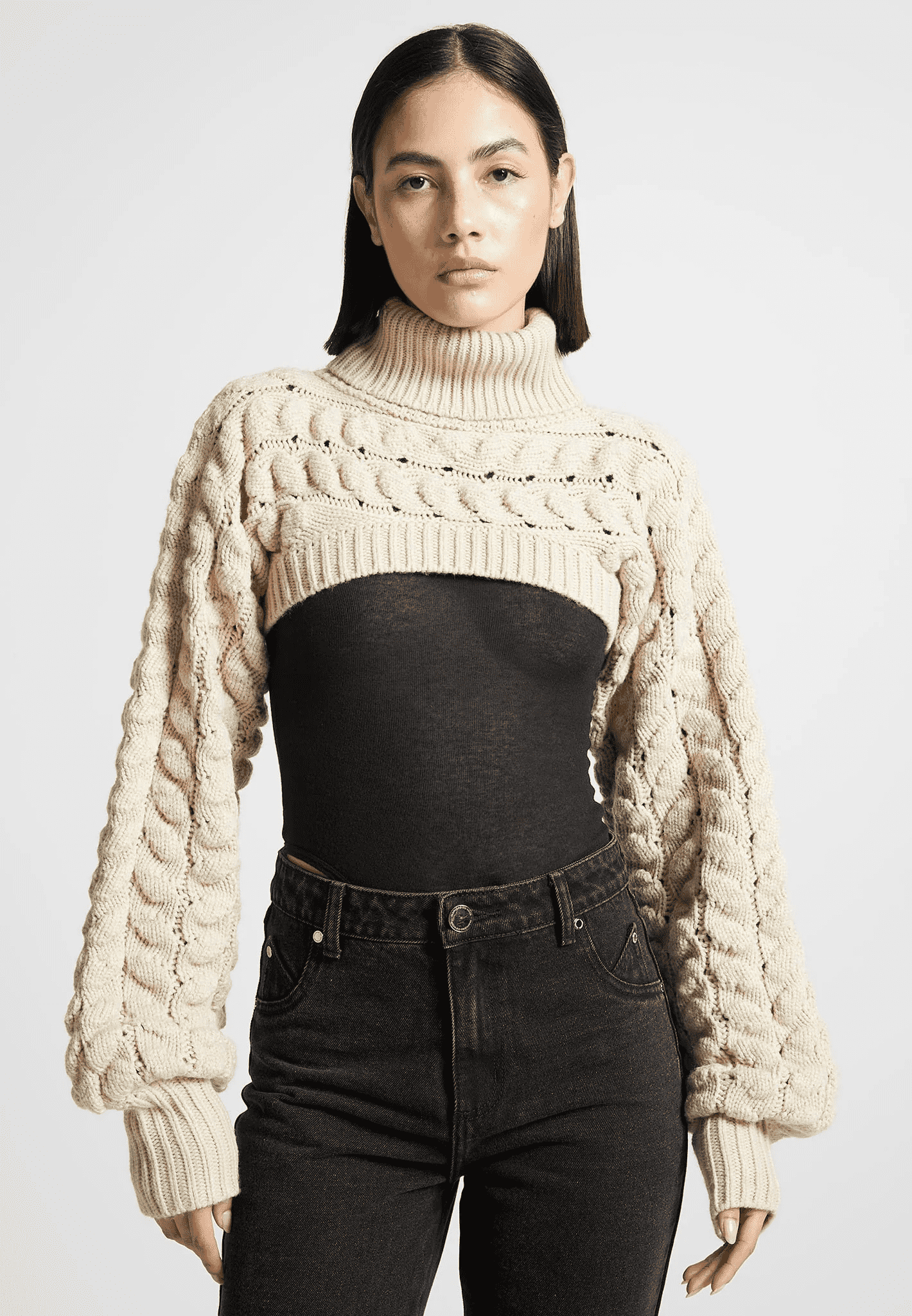 TURTLENECK CABLE KNIT ARM WARMERS