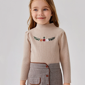 Meiteņu izšūts vilnas džemperis ar garām piedurknēm