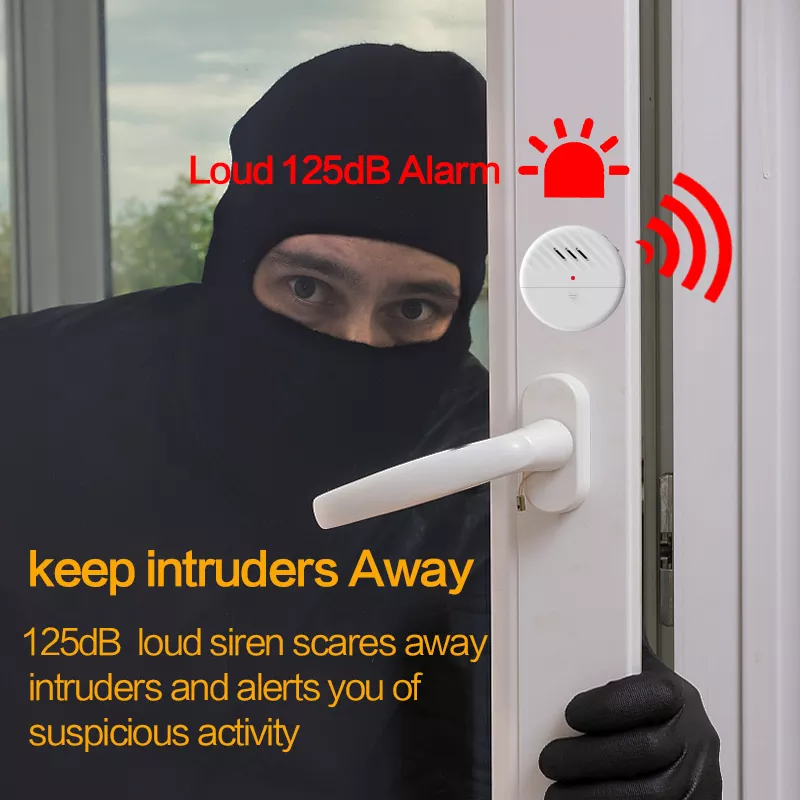 お子様の安全を守るために、ドアと窓の振動警報器が付属しています。