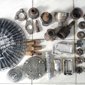 China Kaltgeschmiedete hydraulische Stanz-Metallschneider-Schmiedepresse aus Aluminium zu verkaufen