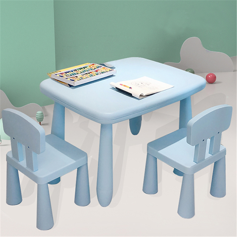 Blaasvormen voor kunststof tafel en stoel