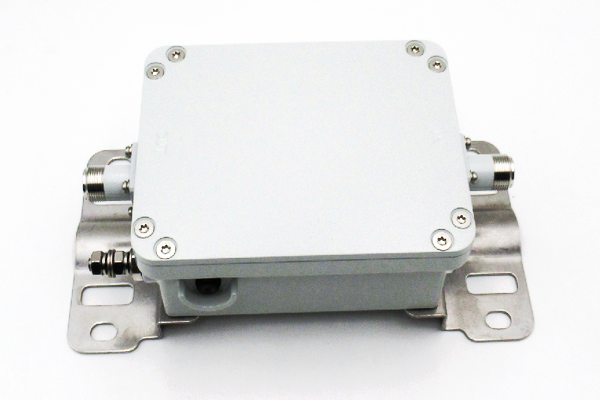 Полосовой полосовой фильтр УВЧ IP67, работающий в диапазоне 449–451 МГц JX-CF1-449M451M-90NWP