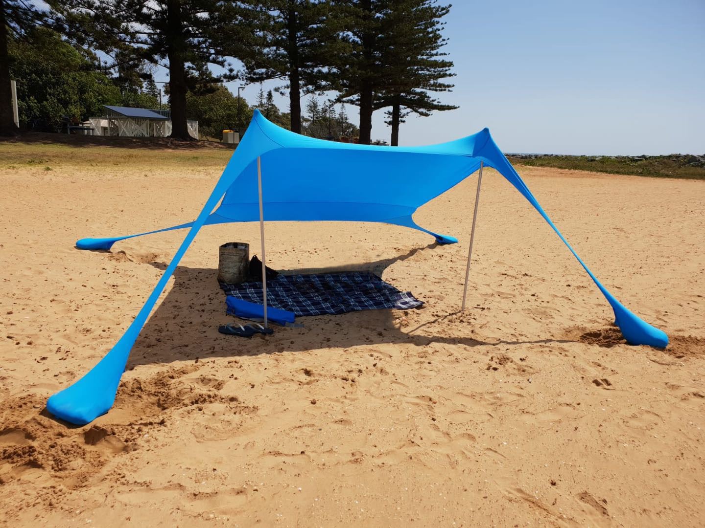 Pop Up Sun Shade Beach Tent (2)