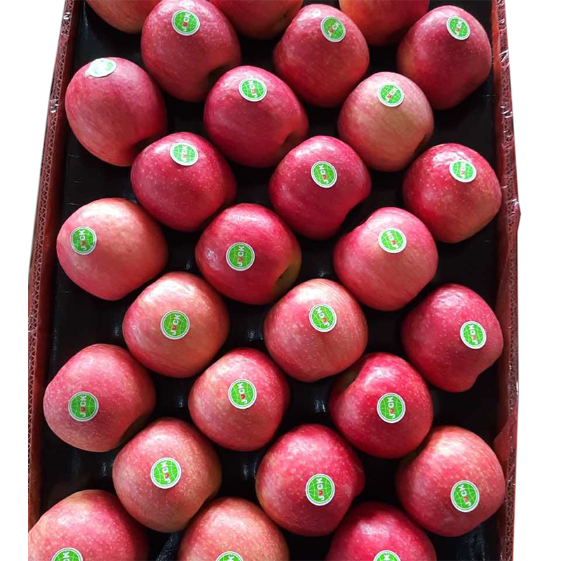 Новинки 2021 года свежие фрукты красные яблоки Фуджи