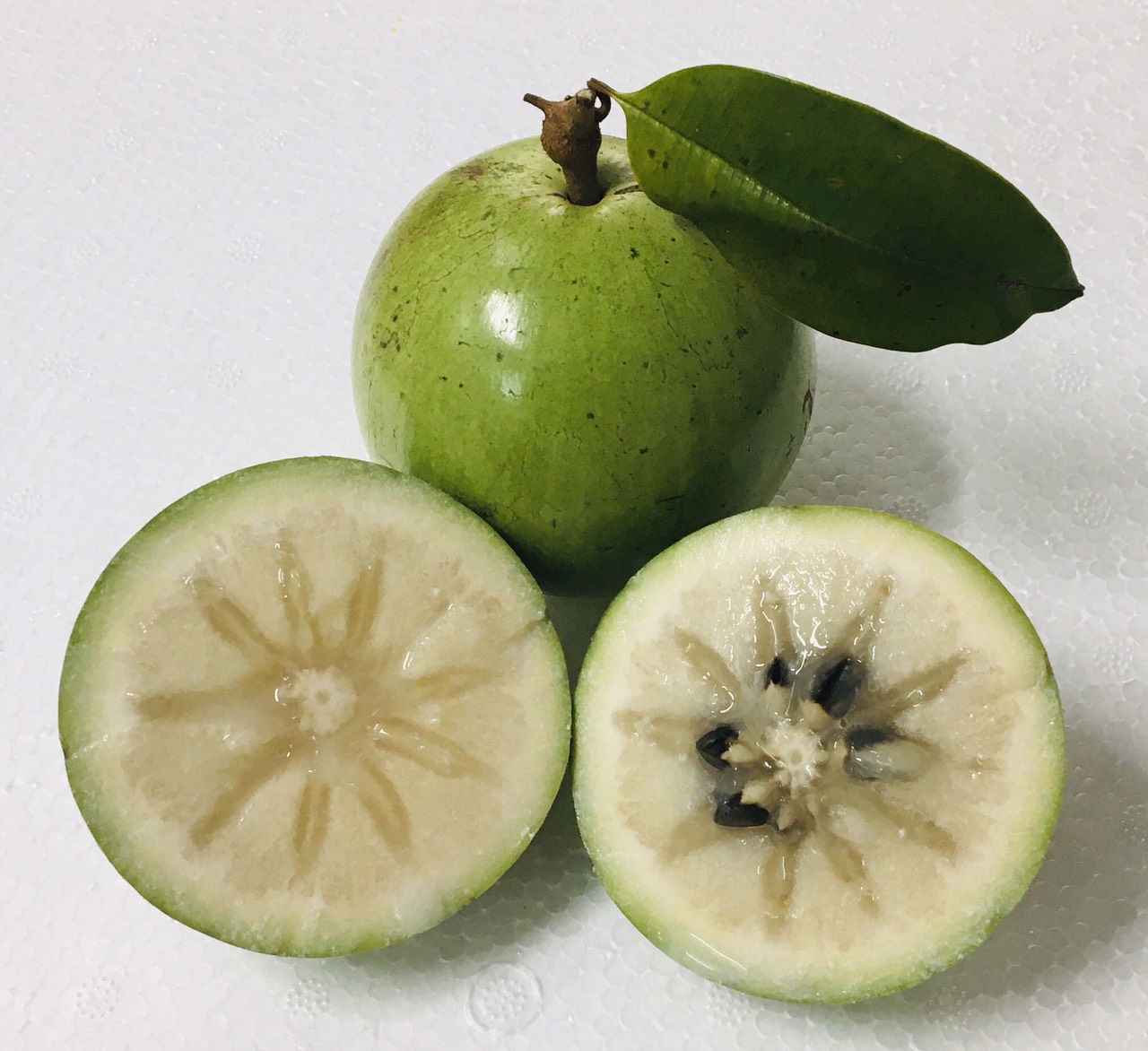 Najpredávanejšie jablko s bielou hviezdou dobrej kvality s 10-dňovou trvanlivosťou zo západu Vietnamu