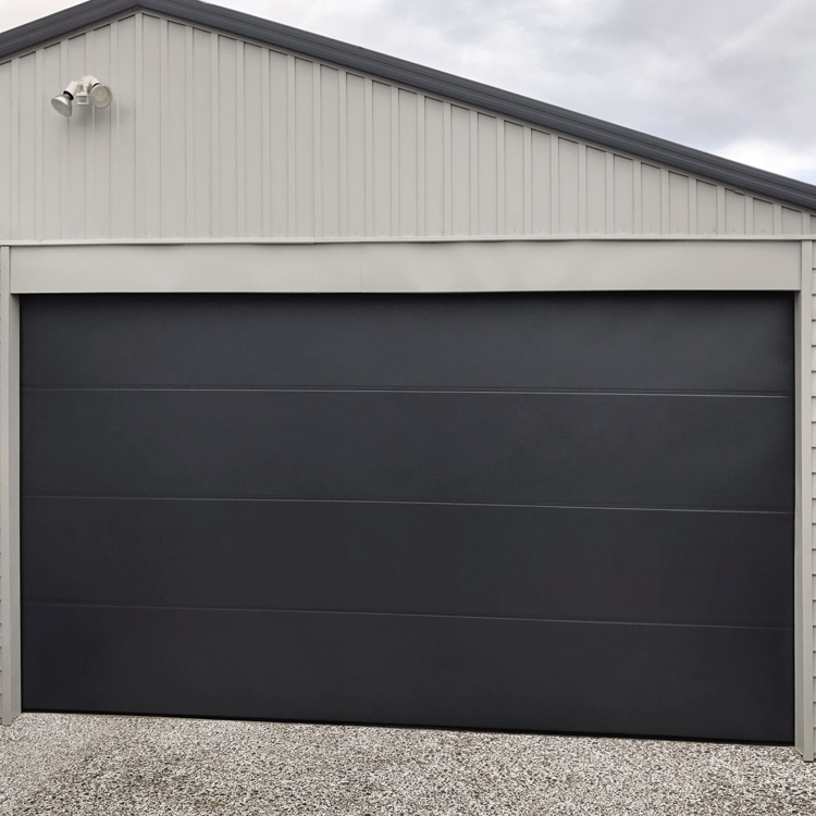 Portas de garagem com painel nivelado Design clássico de porta de garagem