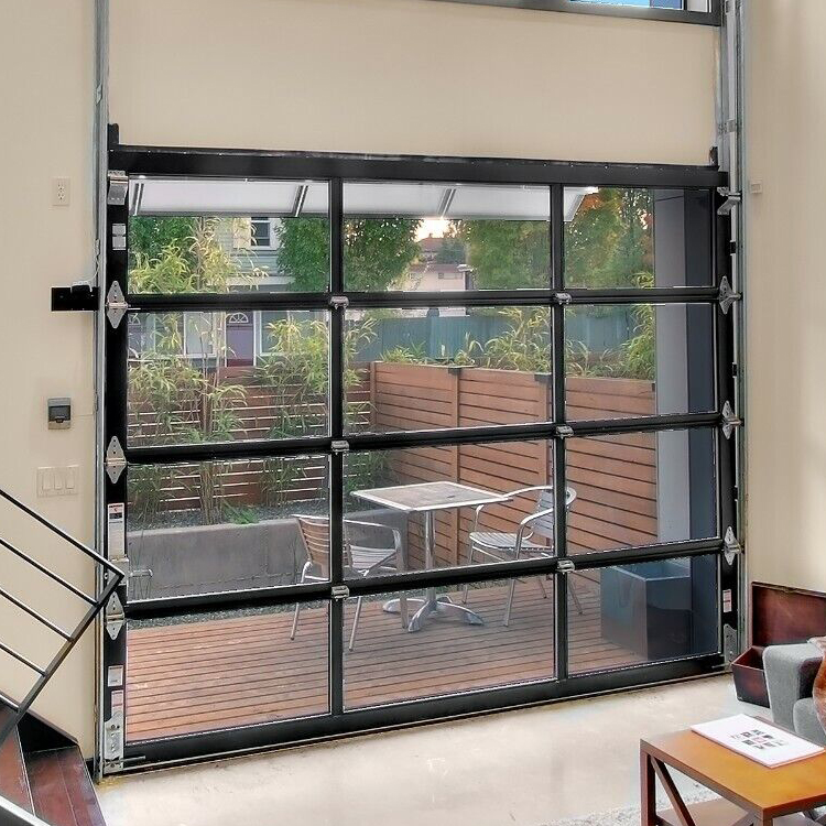 Portas de garagem de vidro e alumínio com vista total para portas de garagem