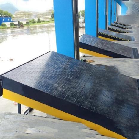  Berapa Kapasitas Dinamis Dock Leveler?  Bagaimana Perata Dermaga Hidraulik Membantu Meningkatkan Efisiensi Dan Keamanan Di Lokasi Industri.