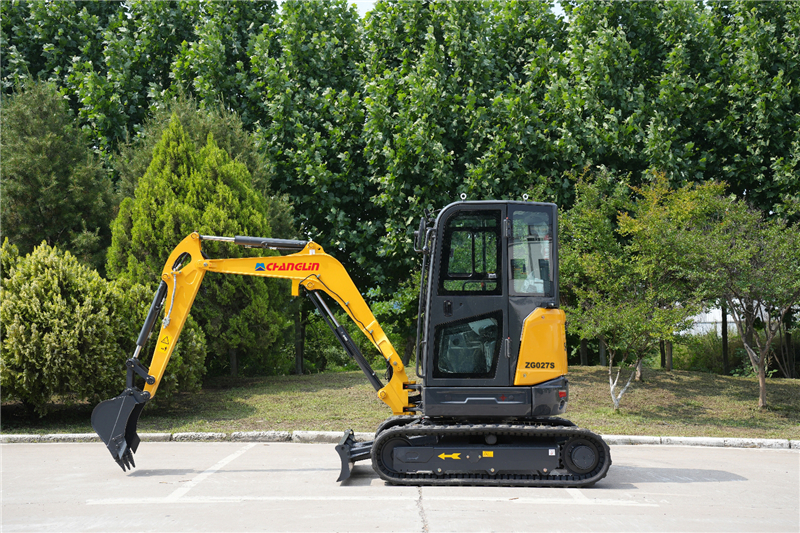 Mini Excavator ZG027S High Performance in Tight Spaces (11)0it