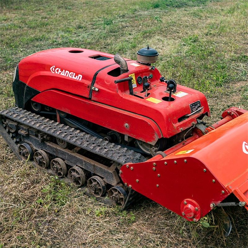 Revolutionizing Fruit Farming Introducing the CT120 Remote-Controlled Tracked Tractor (8)q4i
