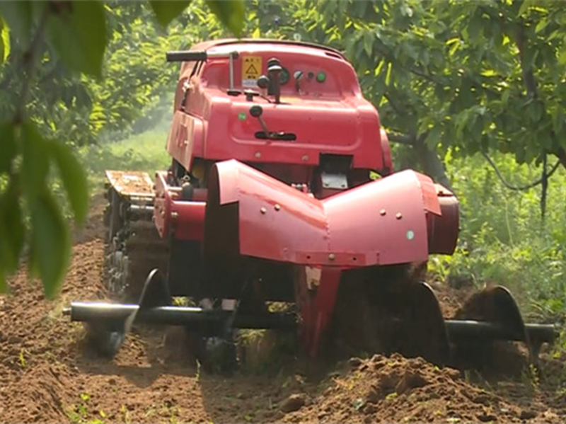 Revolutionizing Fruit Farming Introducing the CT120 Remote-Controlled Tracked Tractor (15)jv2