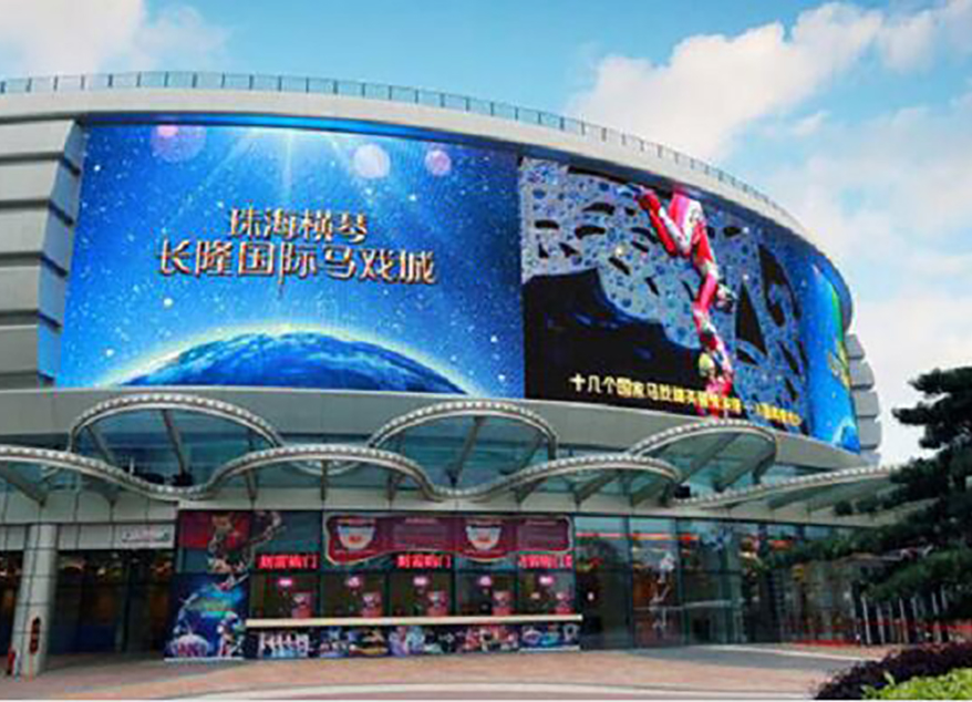 LED display has become the new favorite of outdoor advertising with its unique creativity