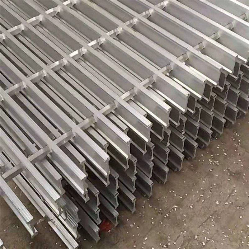 Distribuidores mayoristas de rejilla de barra de acero inoxidable galvanizada escalera para edificios industriales