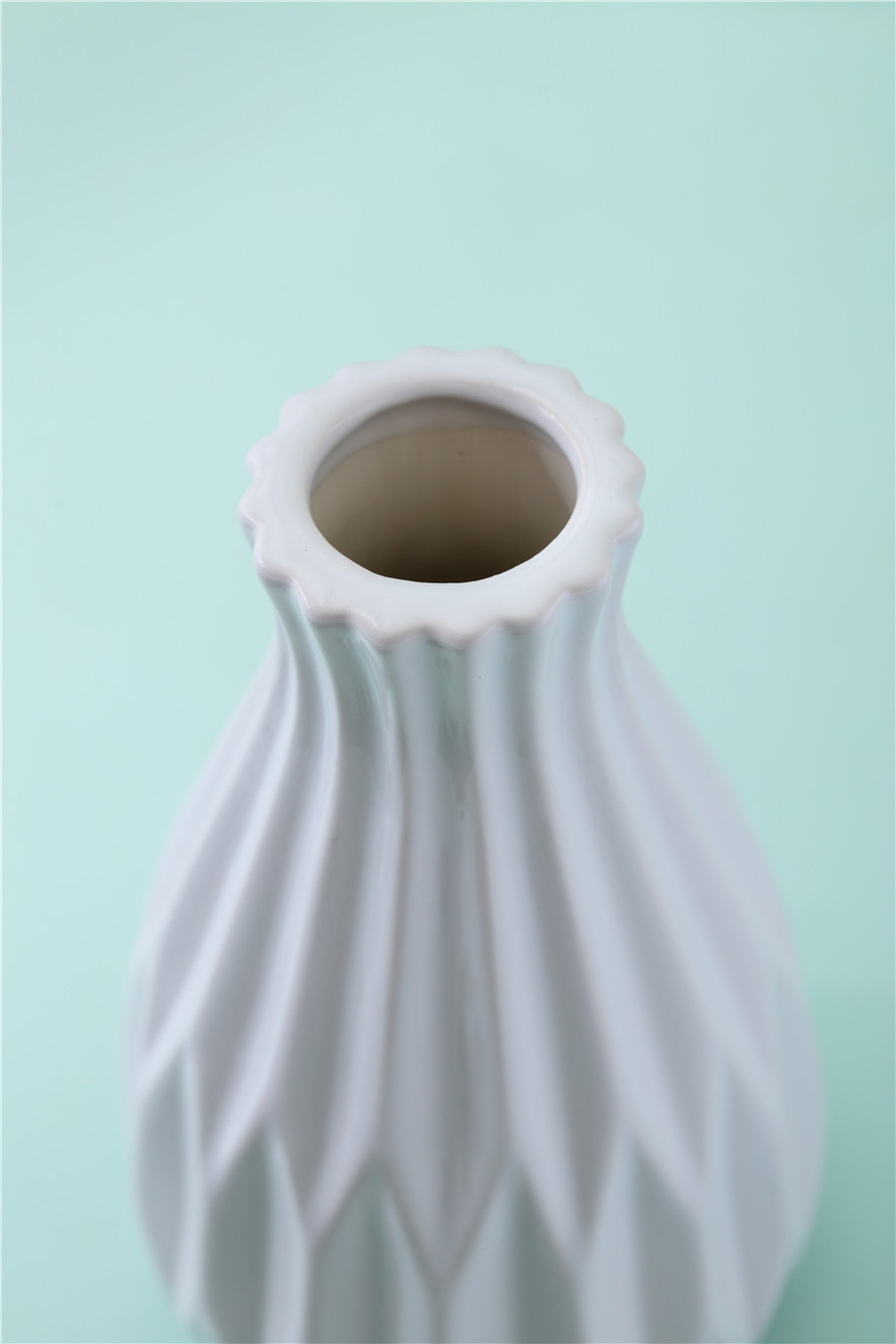 White Vase (5)eez