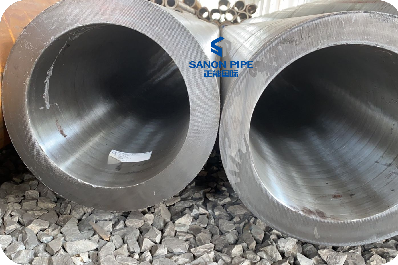 What are the classifications of seamless steel pipes?