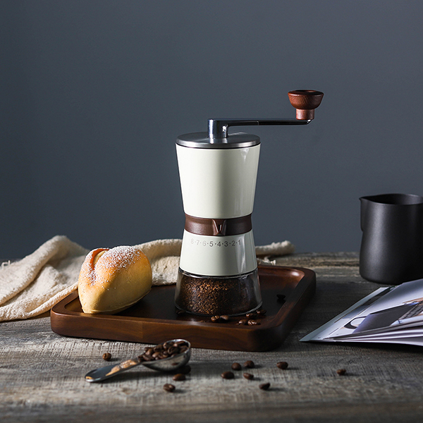 Základné nástroje na prípravu kávy pre začínajúcich nadšencov rozlievania – čo tiež potrebujú vedieť kupujúci mlynčekov na kávu