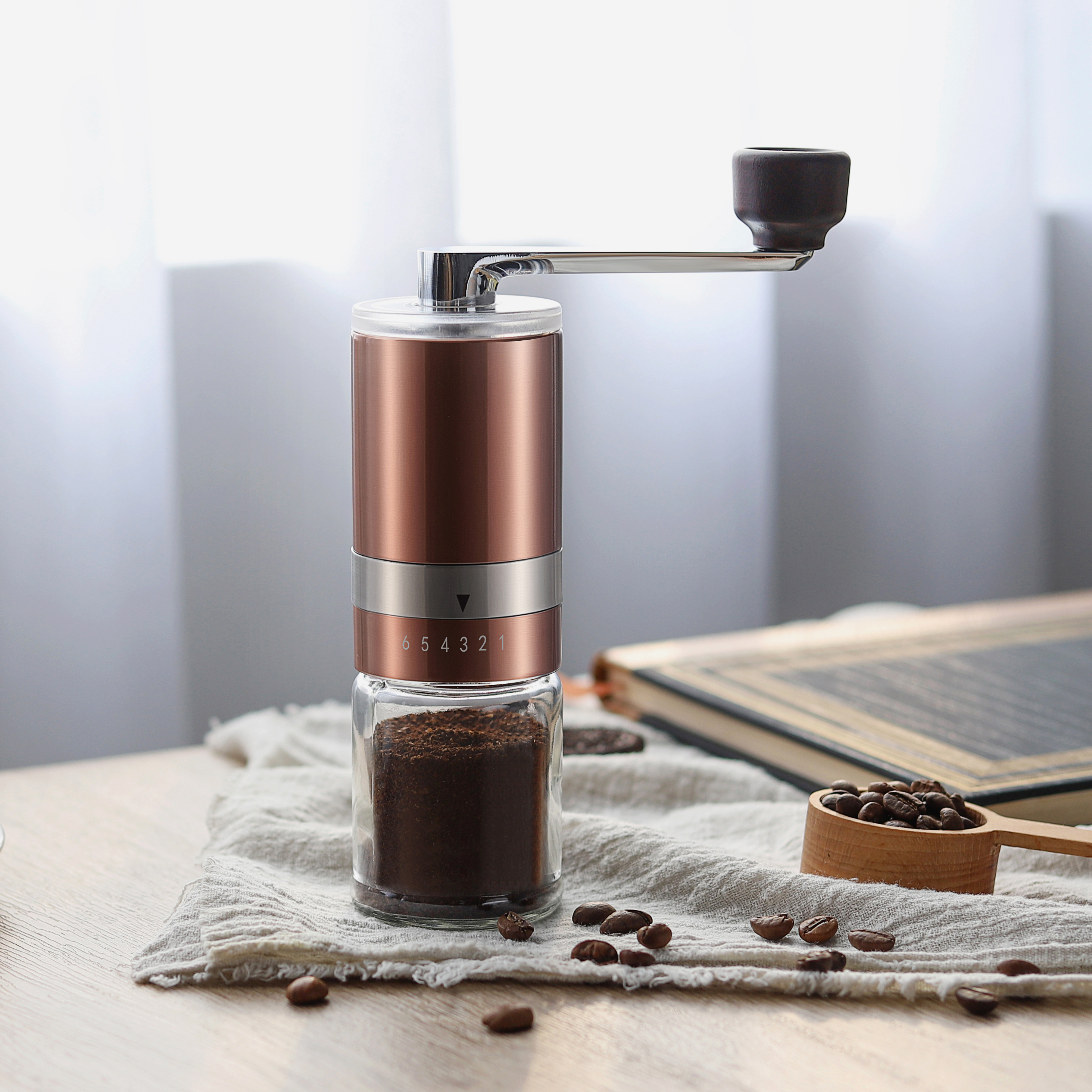 Customized Manual Coffee Grinder with Glass Bottle