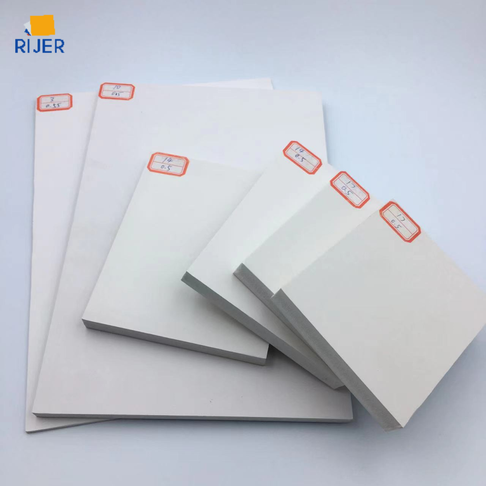 لوح إسفنجي PVC مزخرف لقطع الإعلانات لوح إسفنجي PVC أبيض عالي الجودة لطباعة الخزانة