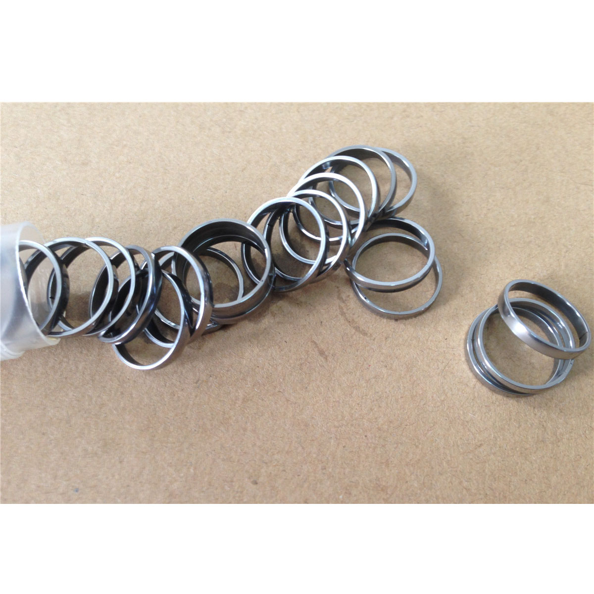Pierścienie tłokowe/pierścienie tłokowe do tłoków w hydraulicznych pompach tłokowych/silnikach