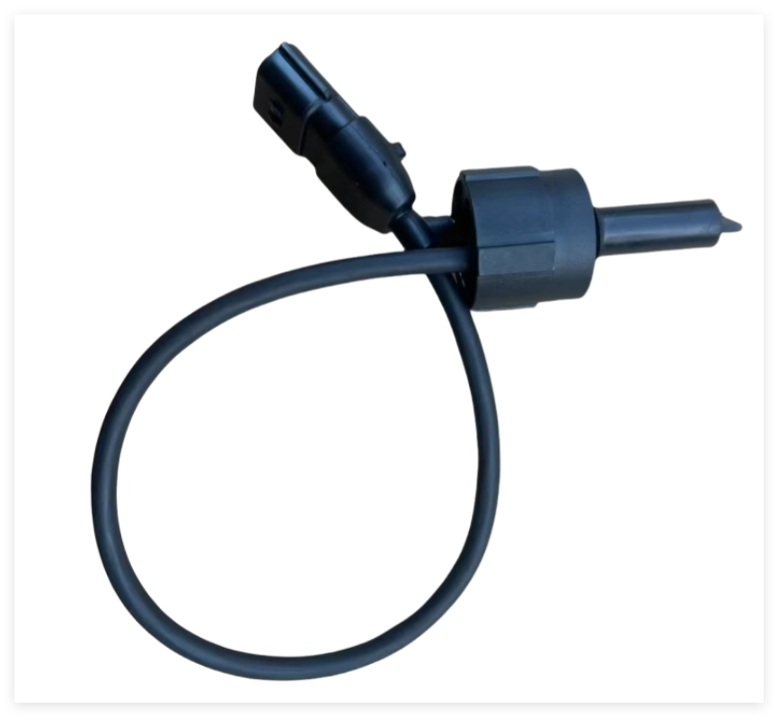 Heavy-duty truck fuel pre-filter water level sensor