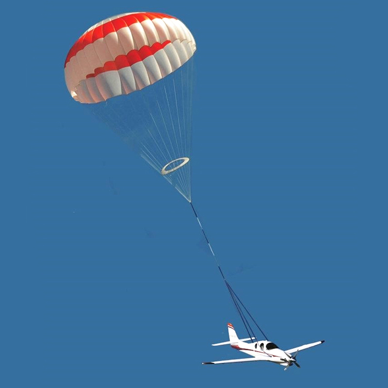 Аварийный парашют для самолета T181 (высокоскоростное неподвижное крыло)