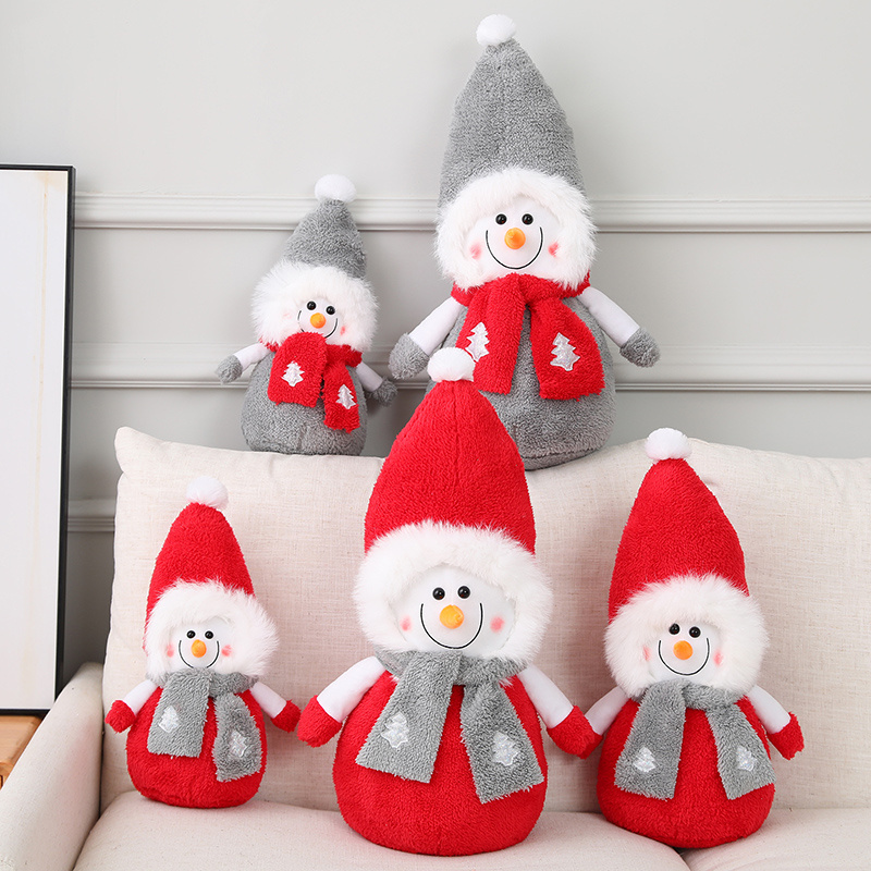 Nieuwe groothandel schattige aangepaste kerstsneeuwman pop knuffels voor kinderen en feestcadeaus