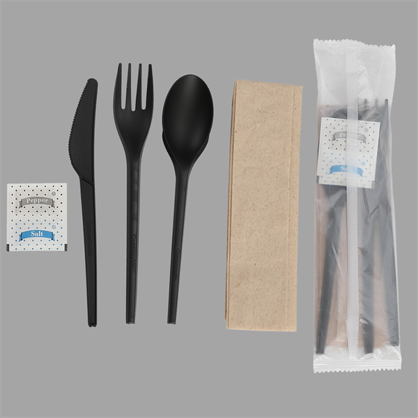 Quanhua SY-001022033-FKSN, Pisau CPLA ringan yang dapat dibuat kompos, sendok garpu, garam & merica, dan serbet dalam paket bio atau paket kraft.