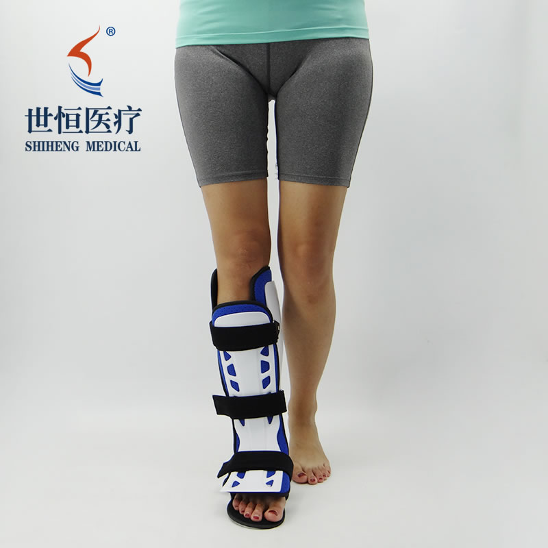 Pėdos ortoze reguliuojamas kulkšnies įtvaras