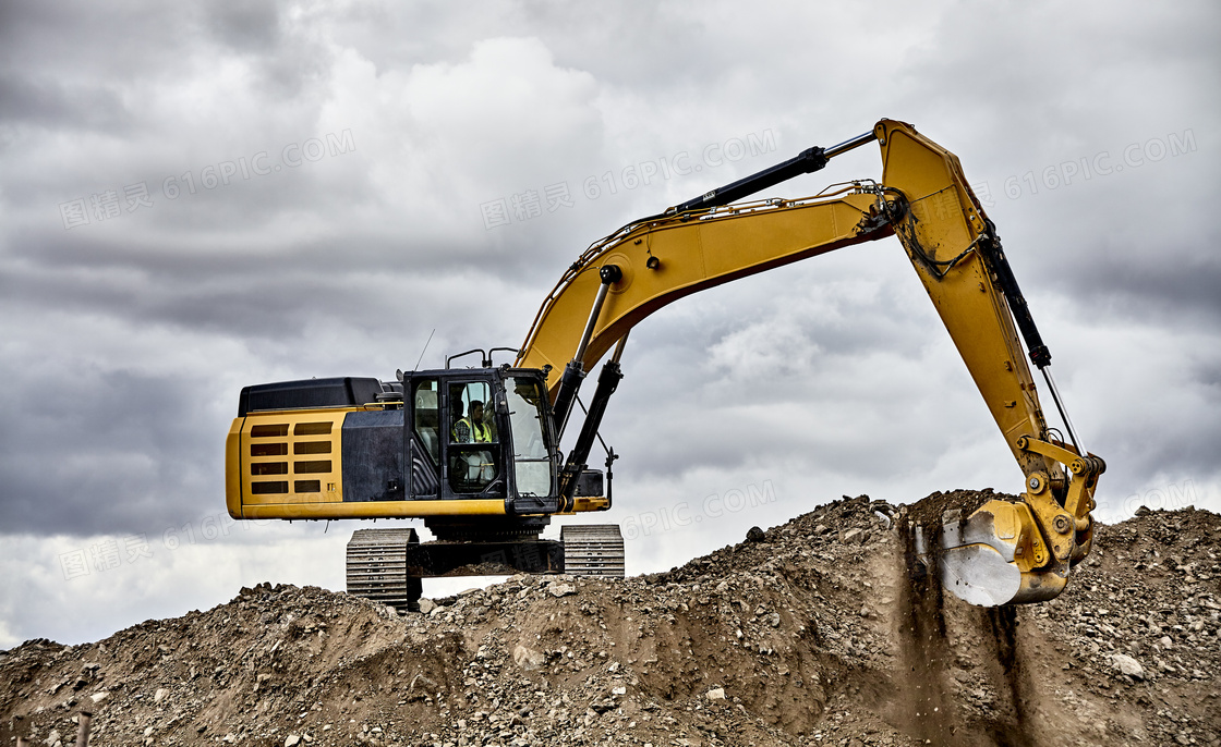 Managing Excavator High-Temperature Challenges in Summer Construction